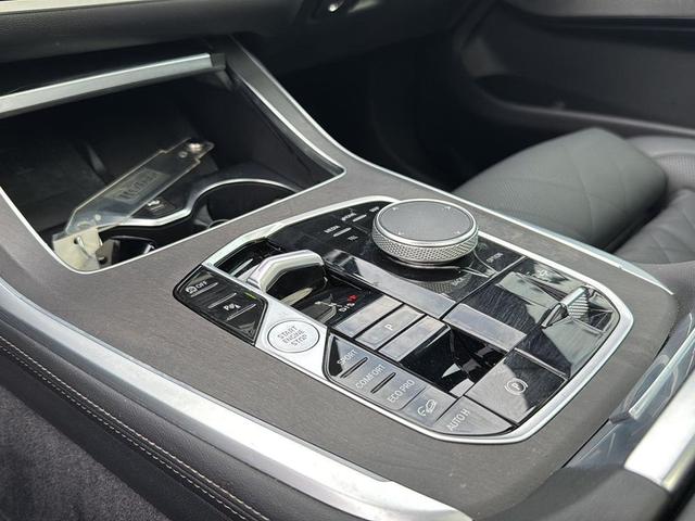 Photo of 2024 Mineral White Metallic BMW X7