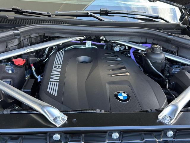 Photo of 2026 Sparkling Copper Metallic BMW X7