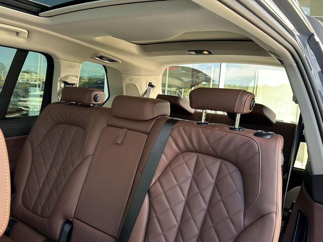 Photo of 2026 Sparkling Copper Metallic BMW X7