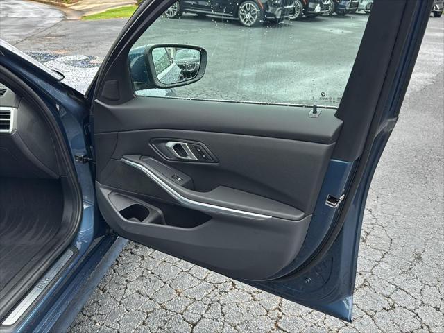 Photo of 2025 BMW 330
