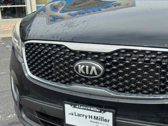 Photo of 2016 Ebony Black Kia Sorento