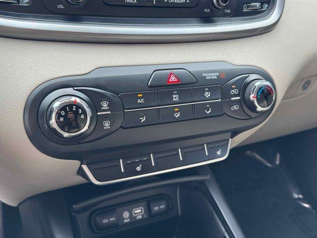 Photo of 2016 Ebony Black Kia Sorento