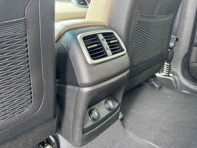 Photo of 2016 Ebony Black Kia Sorento