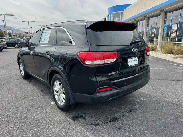 Photo of 2016 Ebony Black Kia Sorento