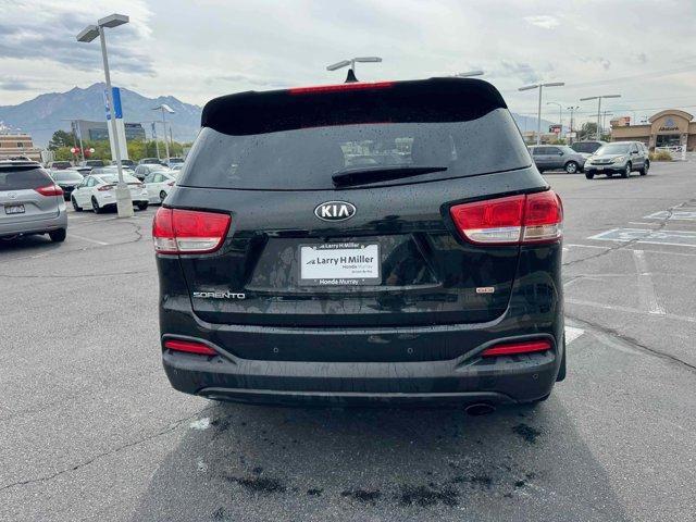 Photo of 2016 Ebony Black Kia Sorento