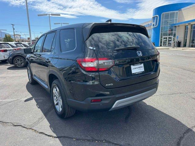 Photo of 2025 Crystal Black Pearl Honda Pilot