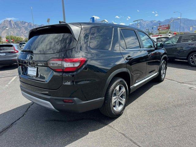 Photo of 2025 Crystal Black Pearl Honda Pilot