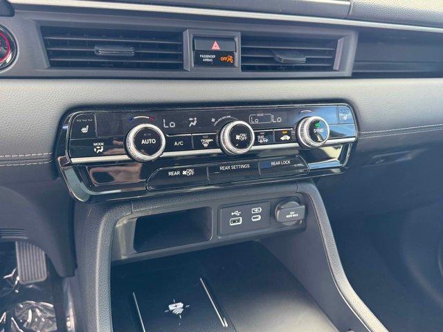 Photo of 2025 Crystal Black Pearl Honda Pilot