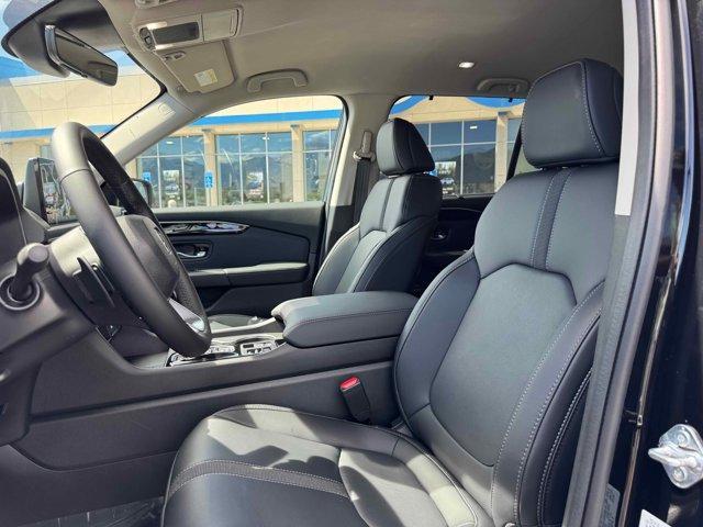 Photo of 2025 Crystal Black Pearl Honda Pilot