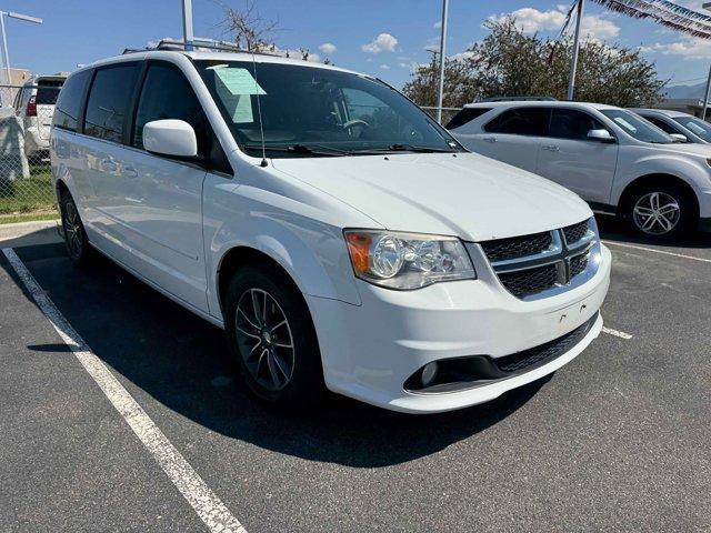 Photo of 2017 White Knuckle Clearcoat Dodge Grand Caravan
