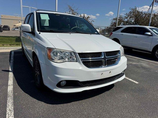Photo of 2017 White Knuckle Clearcoat Dodge Grand Caravan