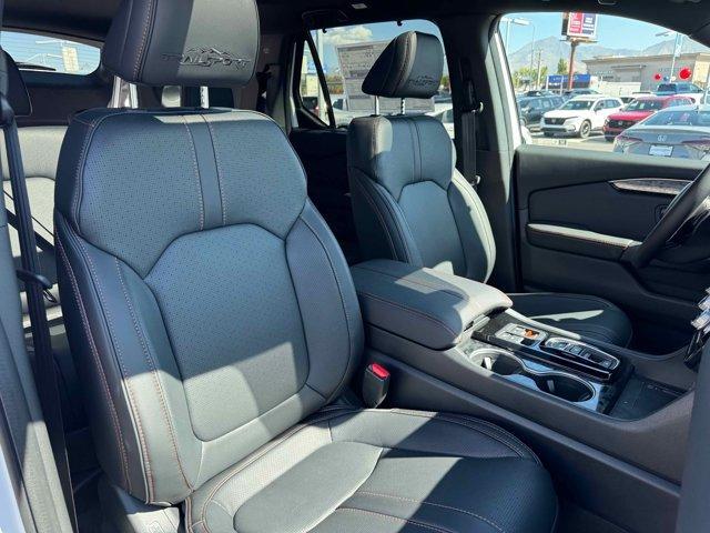 Photo of 2026 Platinum White Pearl Honda Passport