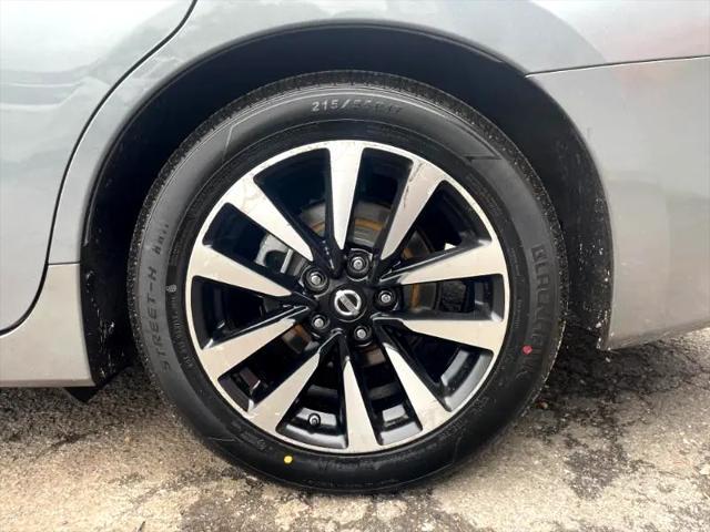 Photo of 2018 Gun Metallic Nissan Altima