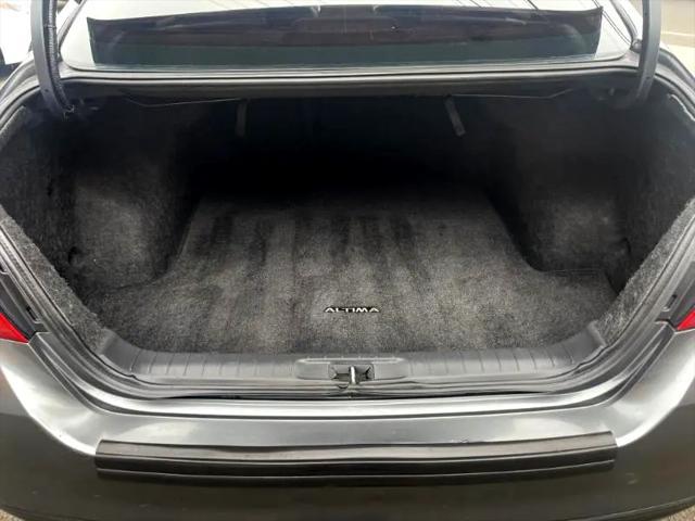 Photo of 2018 Gun Metallic Nissan Altima