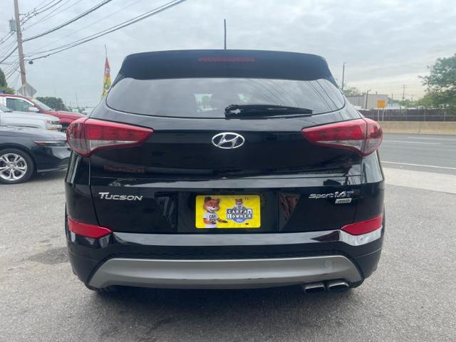 Photo of 2017 Black Noir Pearl Hyundai TUCSON