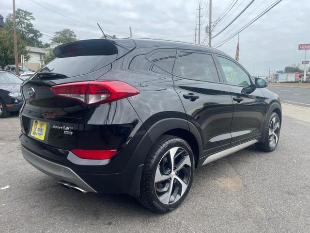 Photo of 2017 Black Noir Pearl Hyundai TUCSON