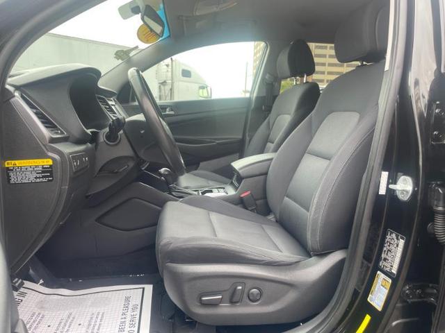 Photo of 2017 Black Noir Pearl Hyundai TUCSON