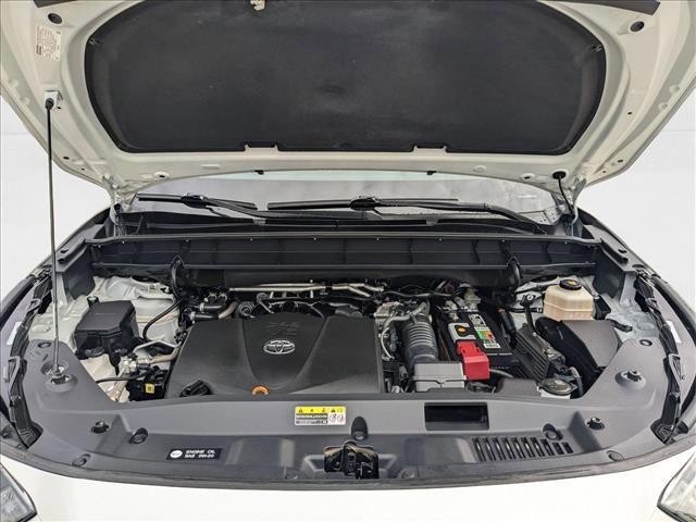 Photo of 2020 Blizzard Pearl Toyota Highlander