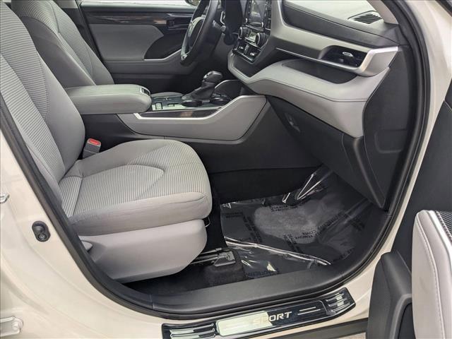 Photo of 2020 Blizzard Pearl Toyota Highlander