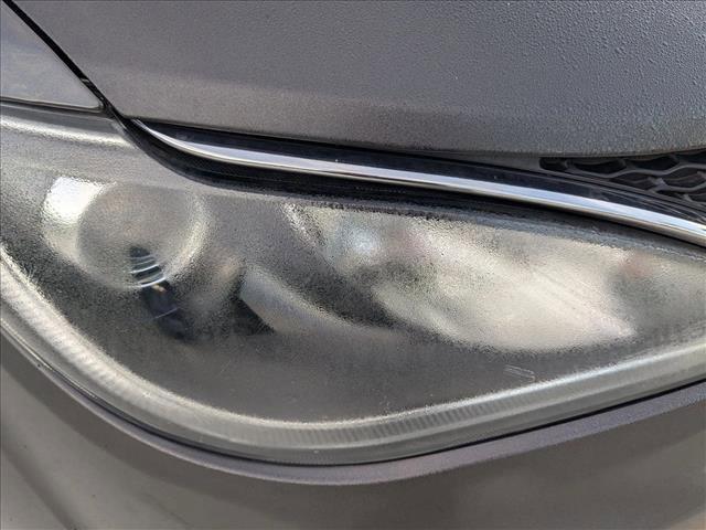 Photo of 2020 Granite Crystal Metallic Clearcoat Chrysler Pacifica