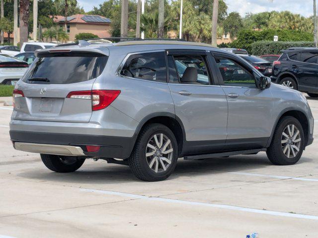 Photo of 2020 Lunar Silver Metallic Honda Pilot