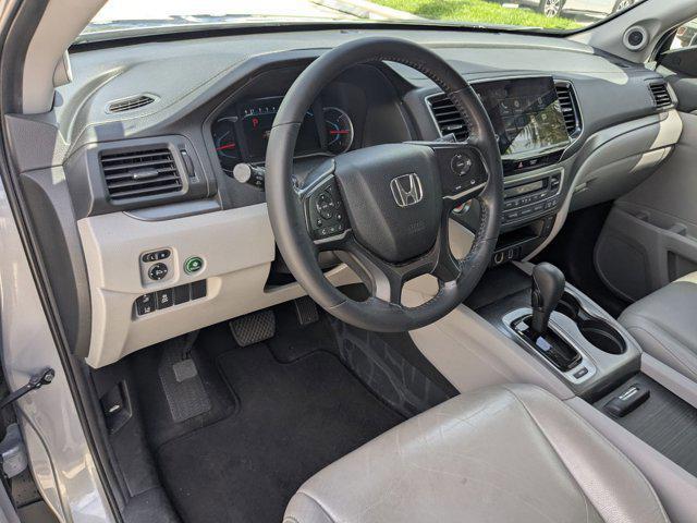 Photo of 2020 Lunar Silver Metallic Honda Pilot