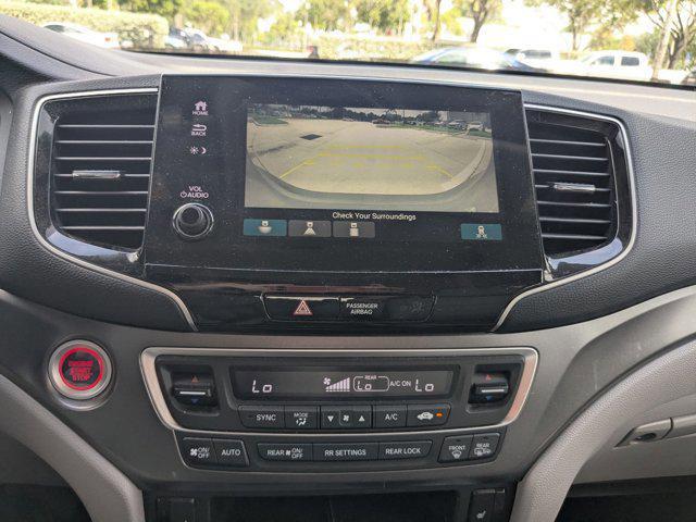 Photo of 2020 Lunar Silver Metallic Honda Pilot