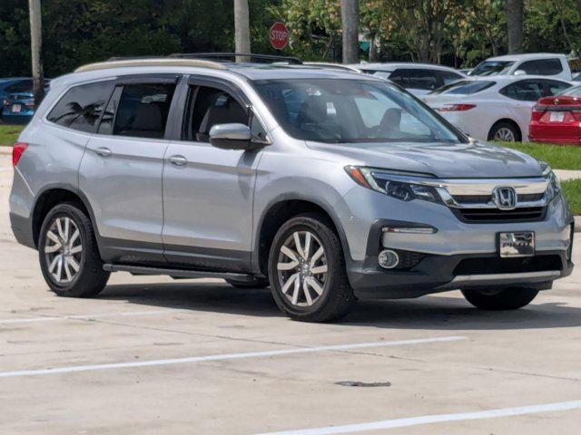 Photo of 2020 Lunar Silver Metallic Honda Pilot