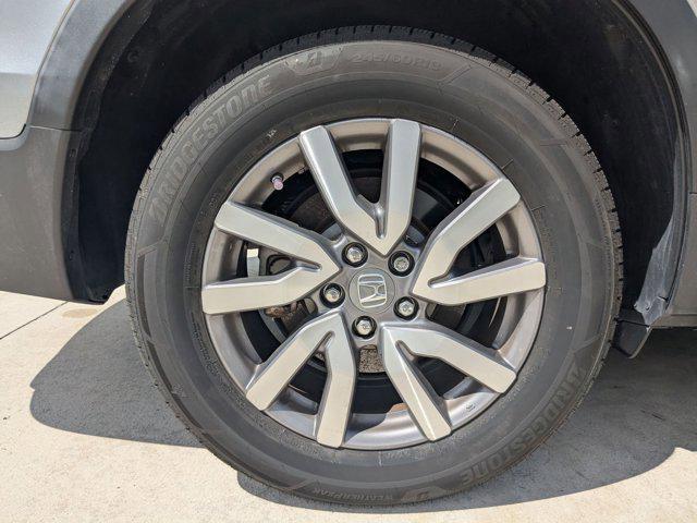 Photo of 2020 Lunar Silver Metallic Honda Pilot