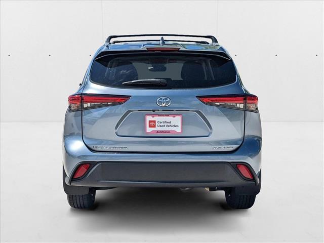 Photo of 2022 Moon Dust Toyota Highlander