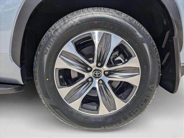 Photo of 2022 Moon Dust Toyota Highlander