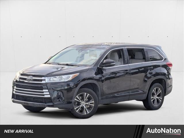 Photo of 2019 Midnight Black Metallic Toyota Highlander