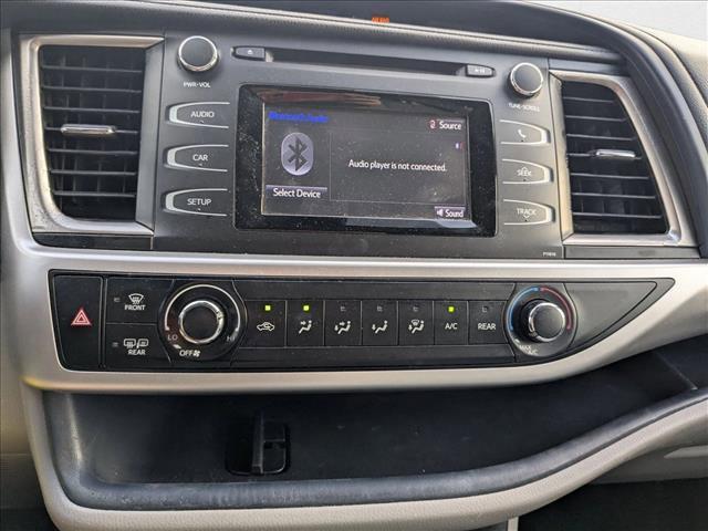 Photo of 2019 Midnight Black Metallic Toyota Highlander