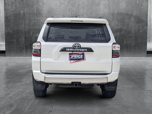 Photo of 2017 Super White Toyota 4Runner