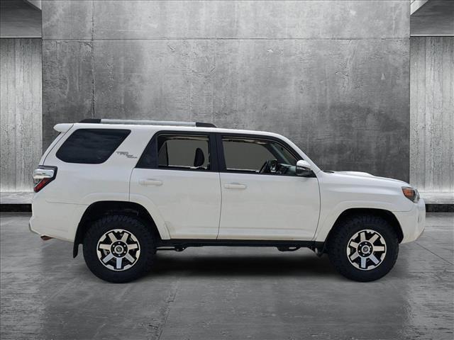 Photo of 2017 Super White Toyota 4Runner