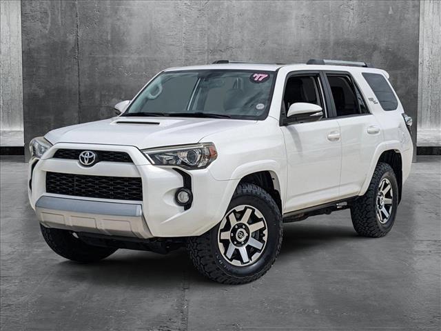 Photo of 2017 Super White Toyota 4Runner