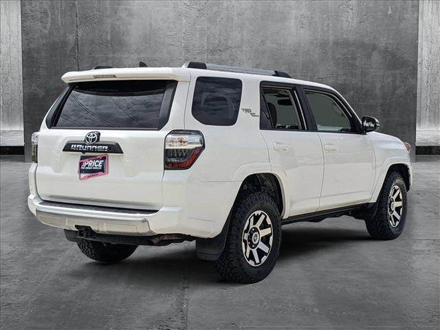 Photo of 2017 Super White Toyota 4Runner