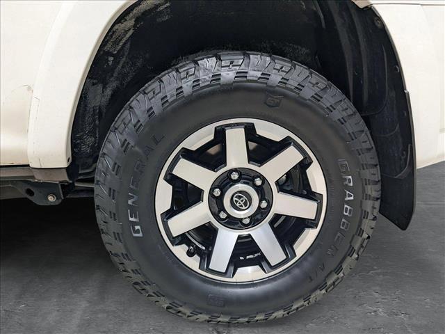 Photo of 2017 Super White Toyota 4Runner