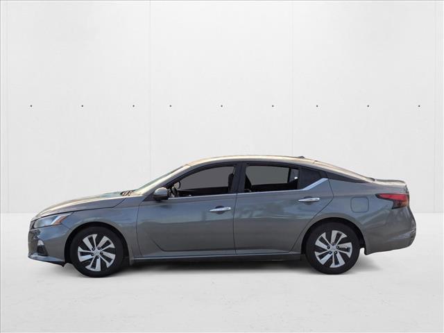 Photo of 2019 Gun Metallic Nissan Altima