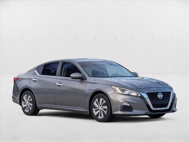 Photo of 2019 Gun Metallic Nissan Altima