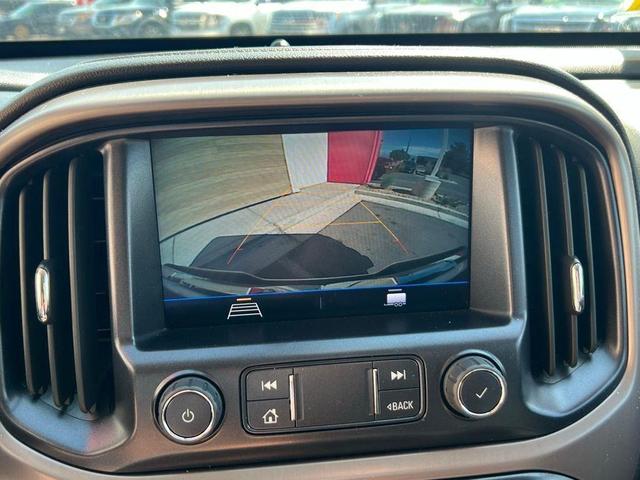 Photo of 2022 Summit White GMC Canyon