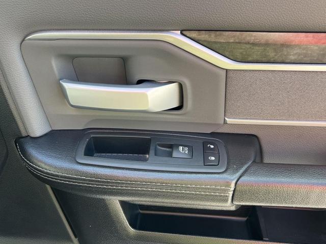 Photo of 2020 Granite Crystal Metallic Clearcoat RAM 2500