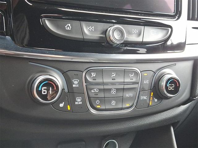 Photo of 2022 Red Chevrolet Traverse