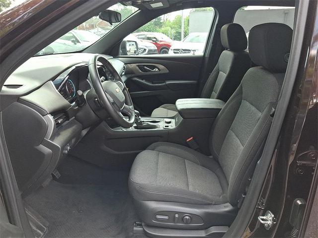 Photo of 2022 Red Chevrolet Traverse
