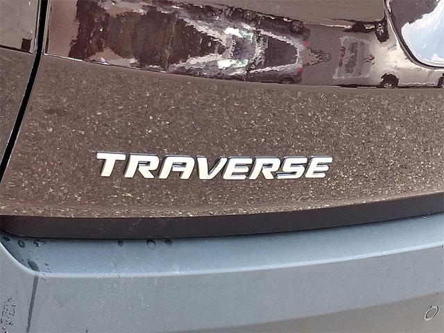 Photo of 2022 Red Chevrolet Traverse
