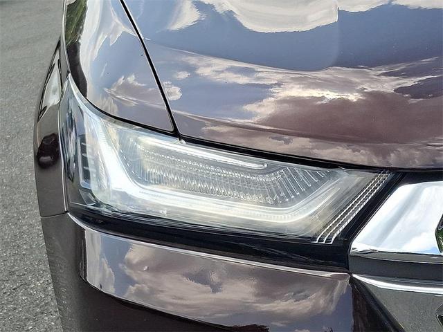 Photo of 2022 Red Chevrolet Traverse