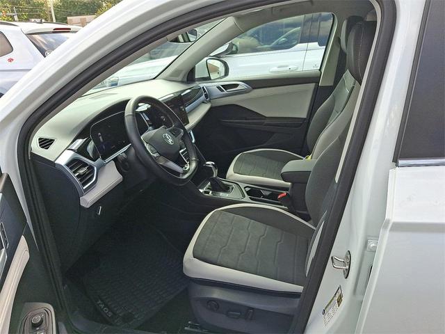 Photo of 2025 Pure White Volkswagen Taos
