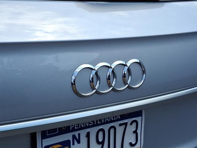 Photo of 2022 Florett Silver Metallic Audi Q5