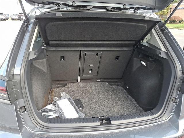Photo of 2025 Gray Volkswagen Taos