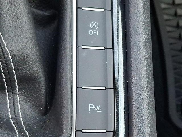 Photo of 2025 Gray Volkswagen Taos